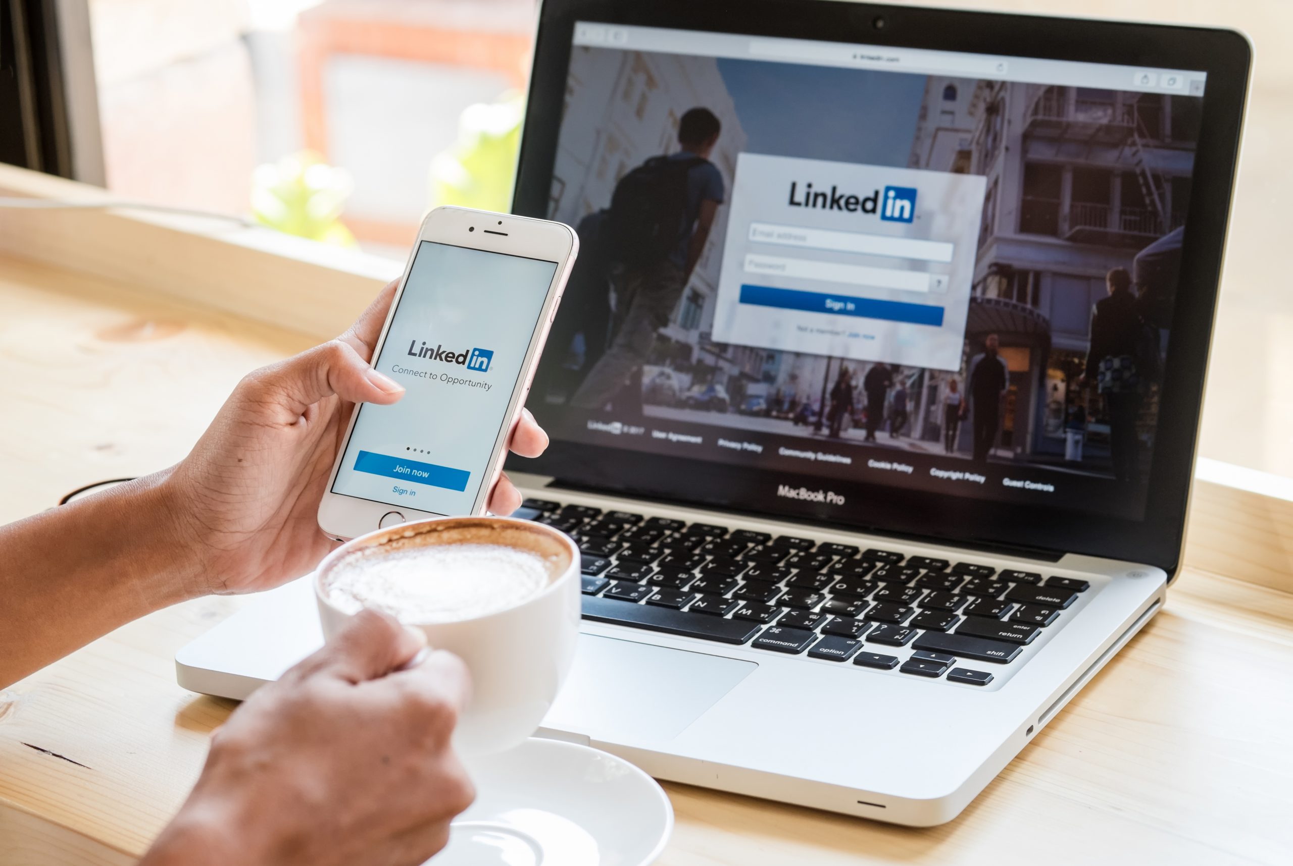 how to grow your professional network with LinkedIn